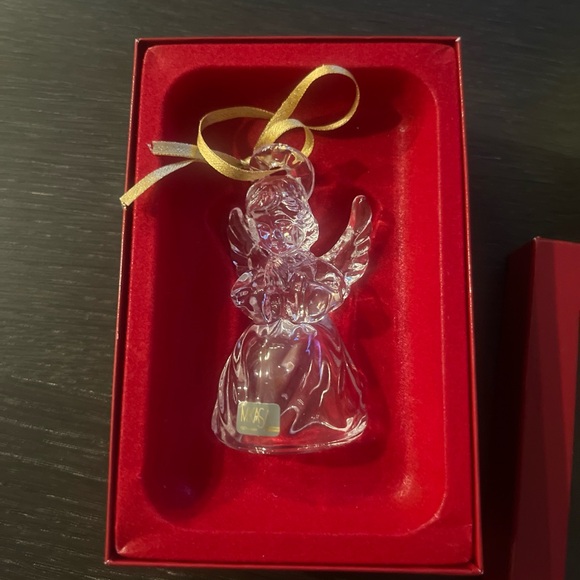 Beautiful Mikasa Angel “Heavenly Music” Christmas ornament in original box!!!! - Picture 3 of 3